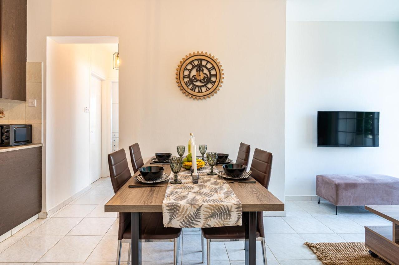 Araminta 2-Bedroom Apartment In Larnaca Exterior photo